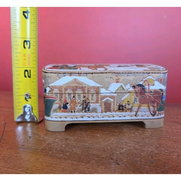 Vtg Russian hand painted Jewelry / Trinket Box horse sleigh Snow art signed - Picture 11 of 12